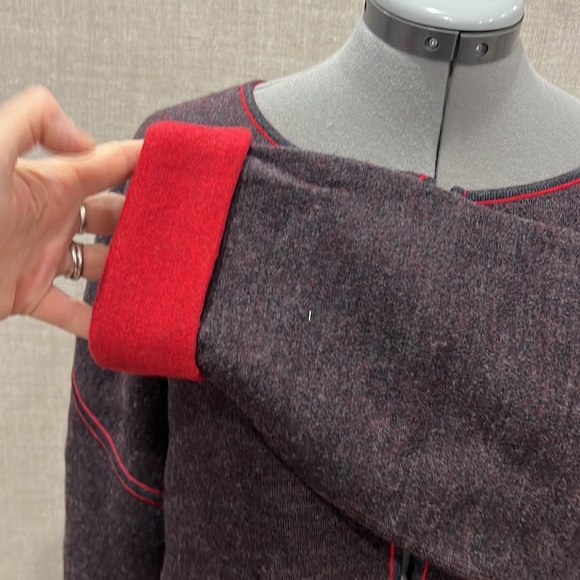 Authentic casual sweater - Picture 2 of 10